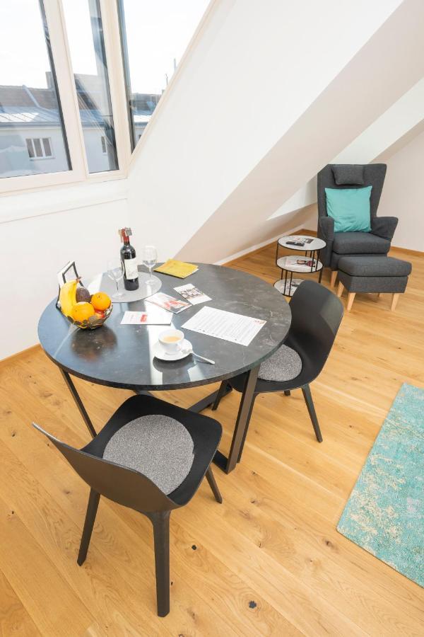 Rooftop Mit Großer Terrasse By Ichbucheat Wien